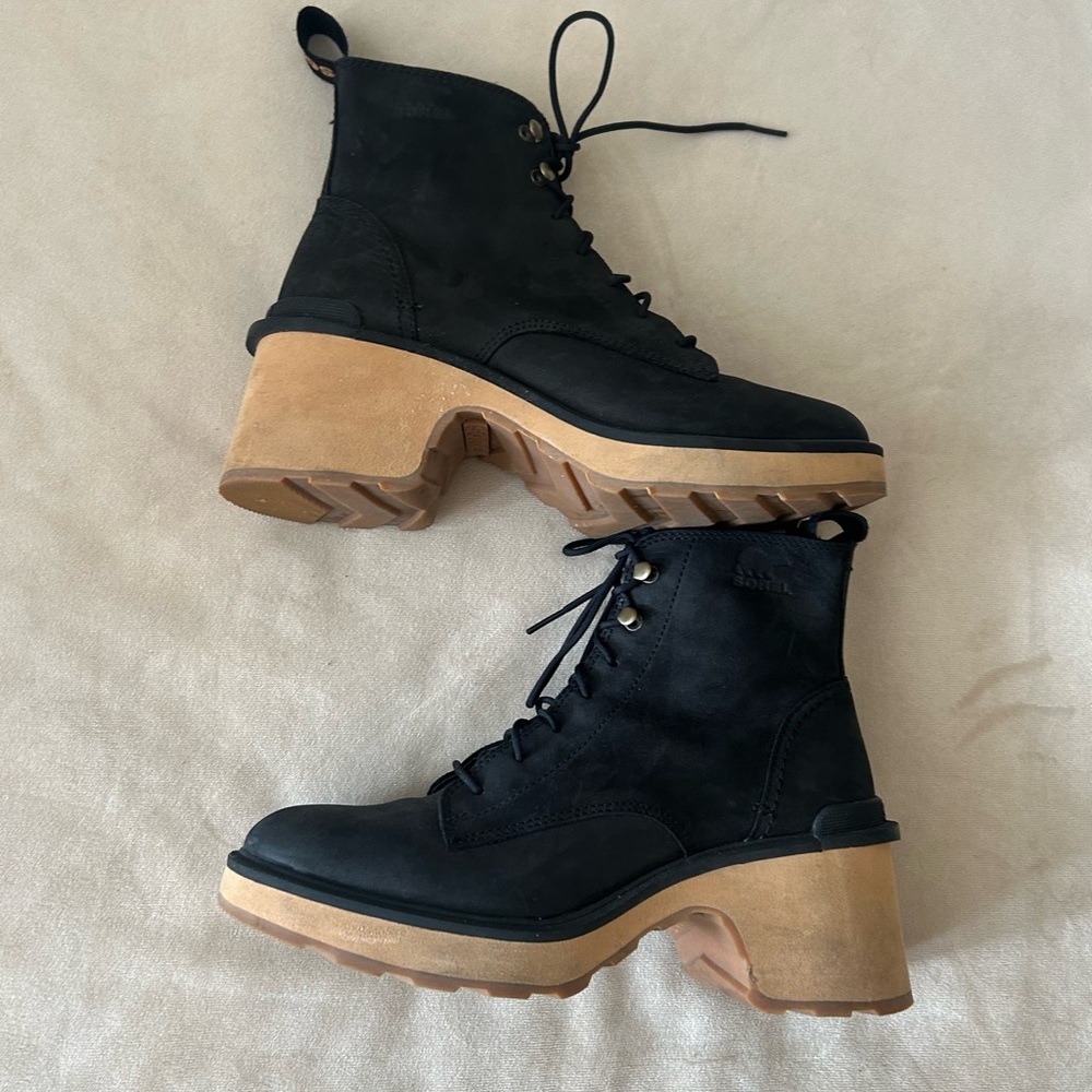 SOREL hi-line Black Lace-Up Platform Ankle Boots